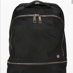 Lululemon City Adventurer Backpack *17L black & gold